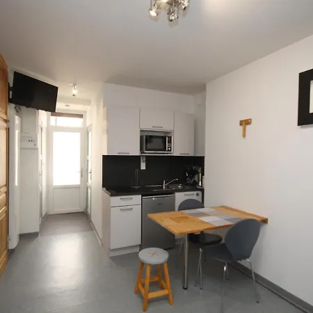 Apartment Ideal Au Mont-dore: Hyper Centre, Garage Prive, Pour 3 Personnes - Fr-1-608-145 Le Mont-Dore