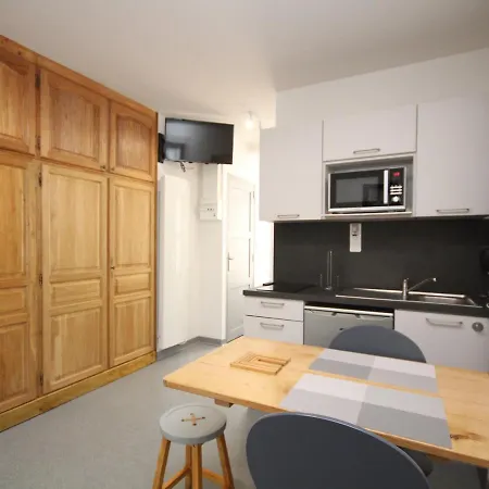 Ideal Au Mont-dore: Hyper Centre, Garage Prive, Pour 3 Personnes - Fr-1-608-145 Apartment